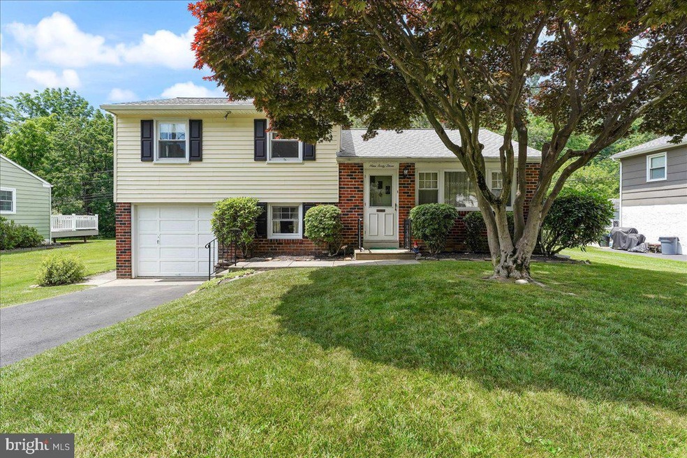 943 Georgetown Rd, Swarthmore, PA 19081 - photo 1
