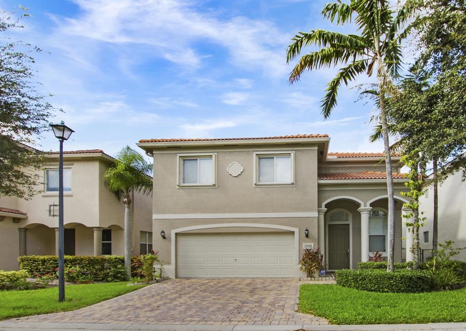 1257 Rosegate Blvd, Riviera Beach, FL 33404 - photo 1