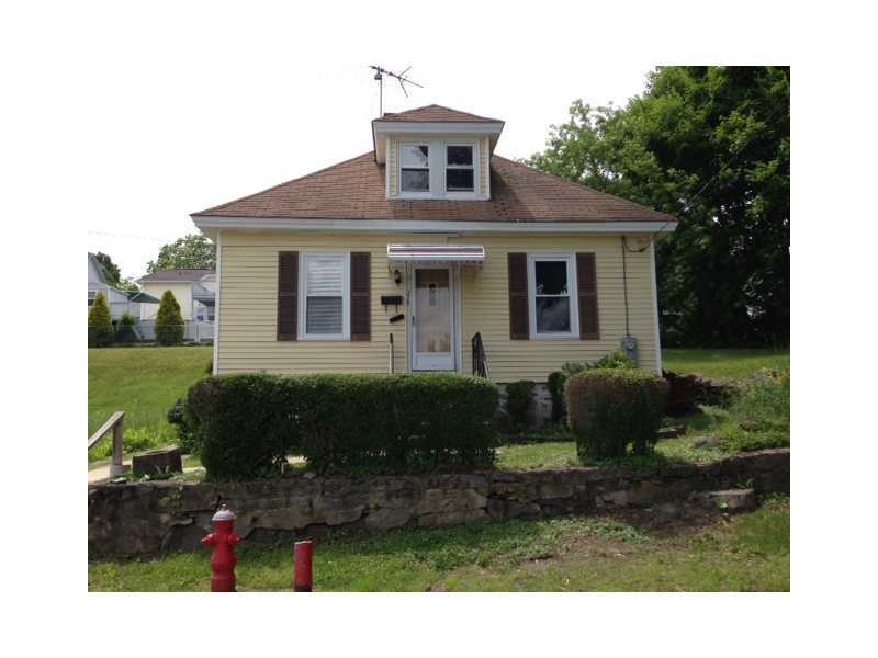 228 7th Ave, Woonsocket, RI 02895 - photo 1