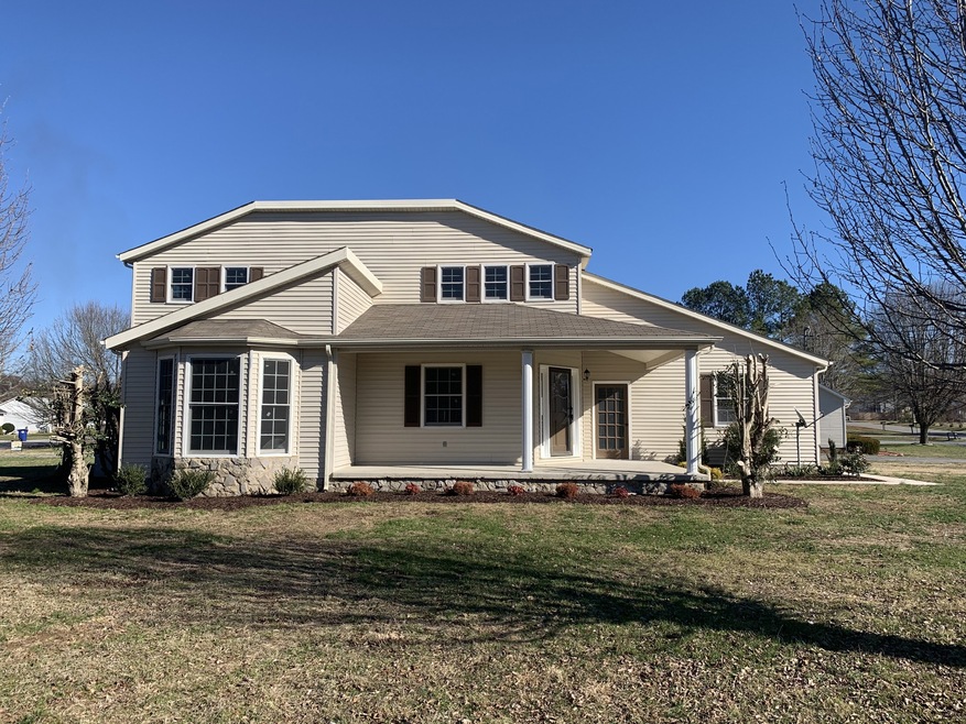 206 Edgeview Dr, Shelbyville, TN 37160 - photo 1