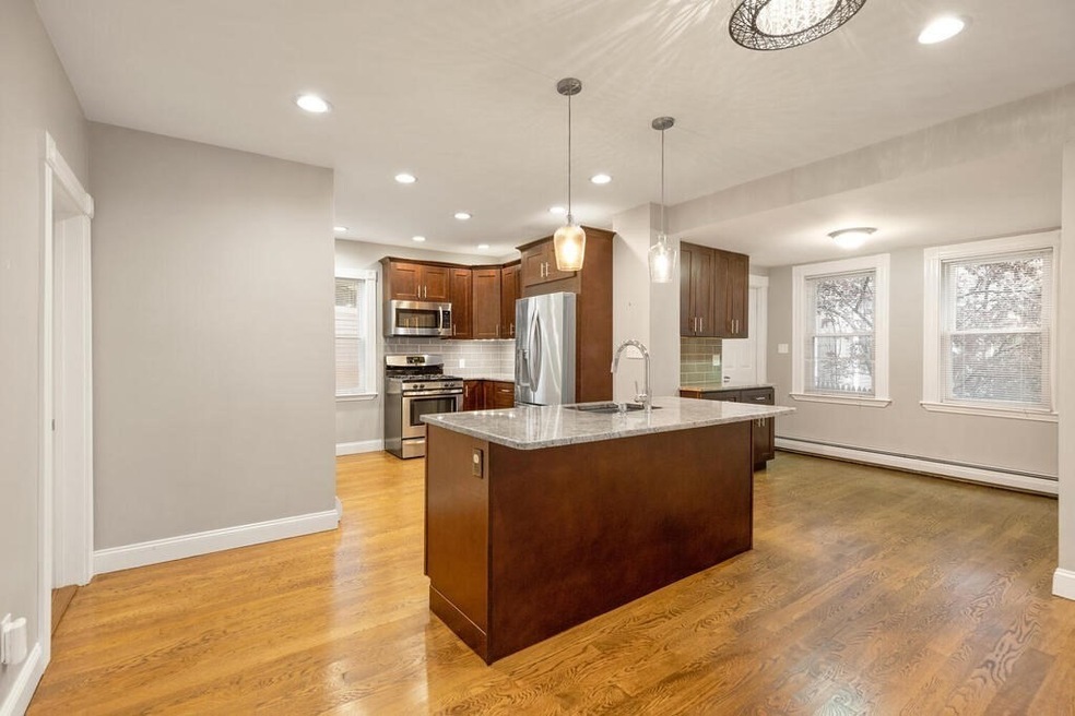 8 Adams St unit 1, Salem, MA 01970 - photo 1