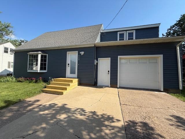 713 E Grove St, Caledonia, MN 55921 - photo 1