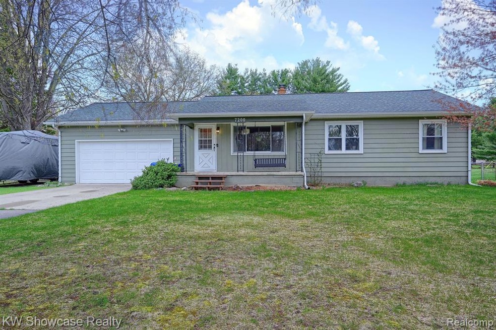 7200 Wade St, Waterford, MI 48327 - photo 1