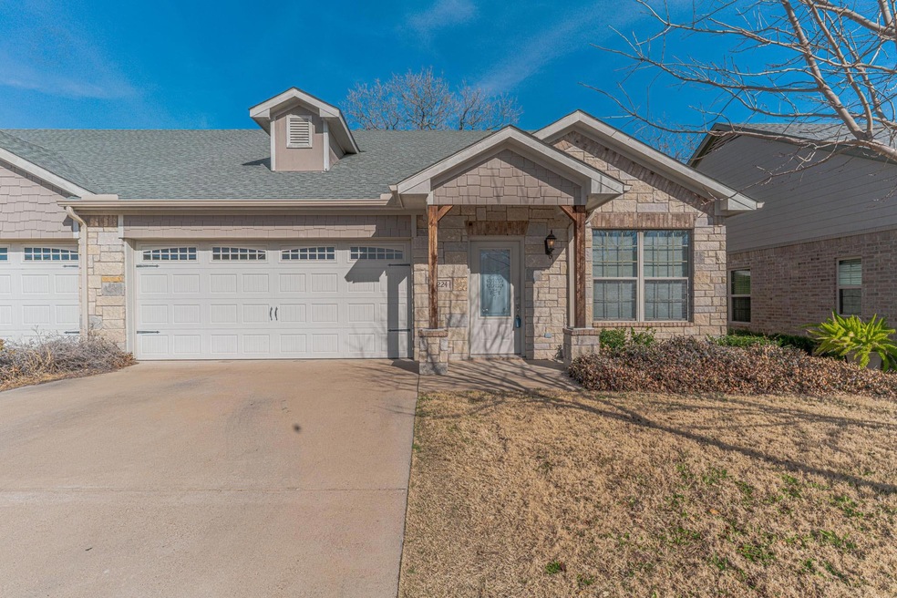 2224 Cobblestone Ct, Granbury, TX 76049 - photo 1