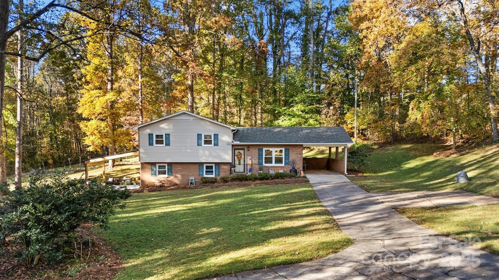 1711 Mccombs St, Newton, NC 28658 - photo 1