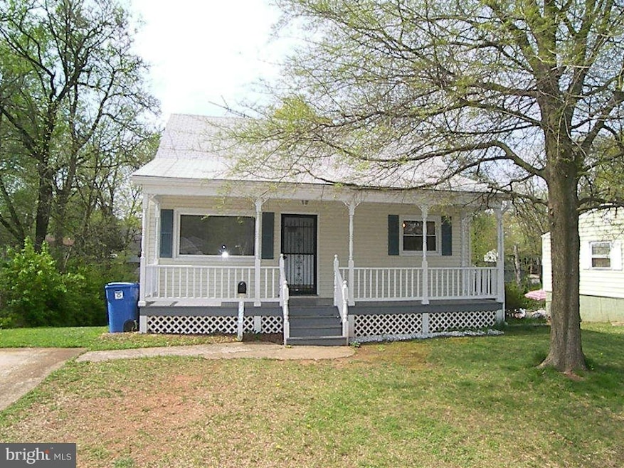 123 Lambert Dr, Manassas Park, VA 20111 - photo 1