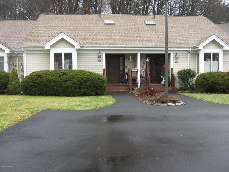 43 Dragonfly Cir, Stroudsburg, PA 18360 - photo 1