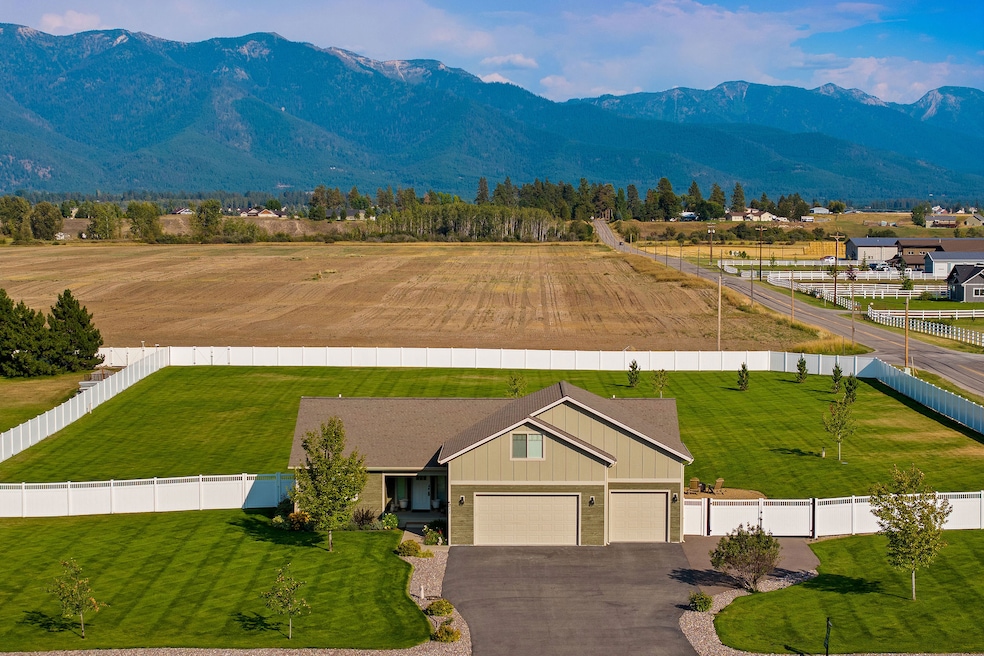 211 McWenneger Dr, Kalispell, MT 59901 - photo 1