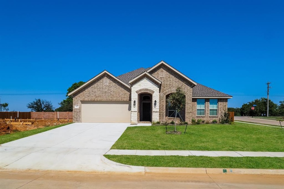 704 Liberty Dr, Joshua, TX 76058 - photo 1