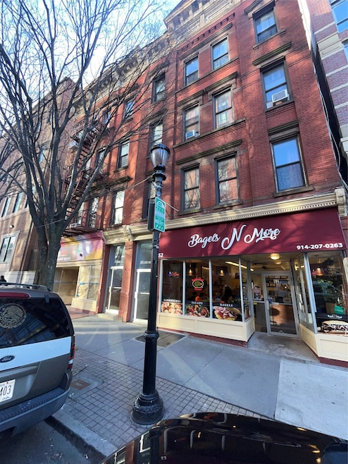 50 Main St unit 3R, Yonkers, NY 10701 - photo 1