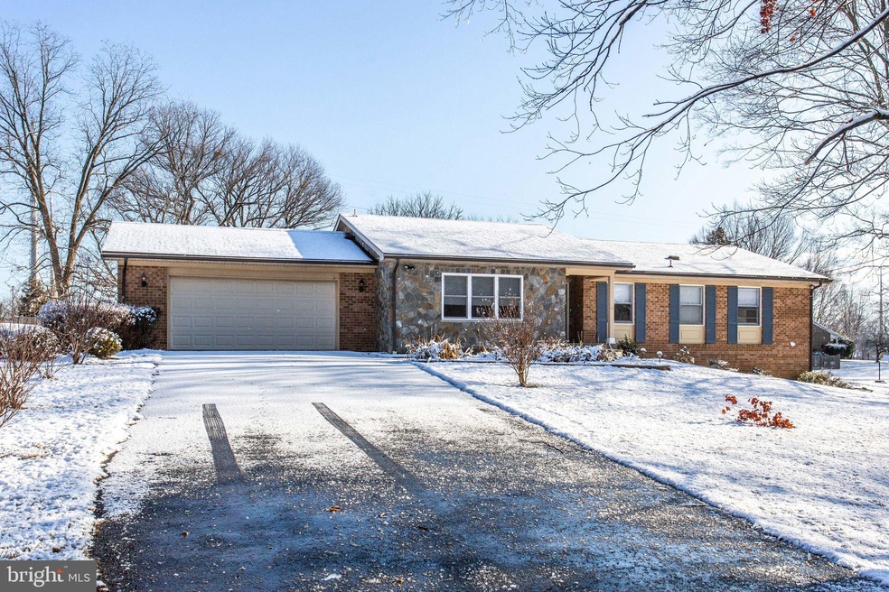 15607 Norman Dr, North Potomac, MD 20878 - photo 1