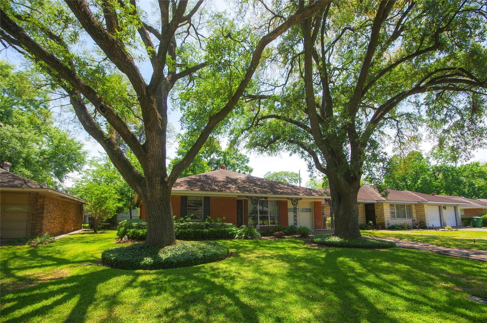 1903 Latexo Dr, Houston, TX 77018 - photo 1