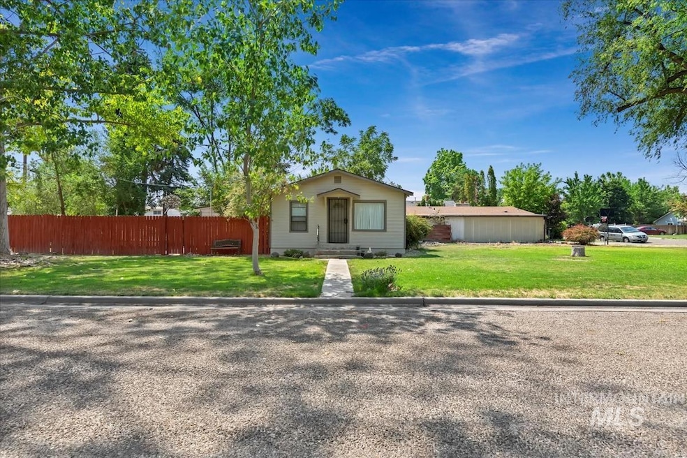 404 S Fern St, Nampa, ID 83686 - photo 1