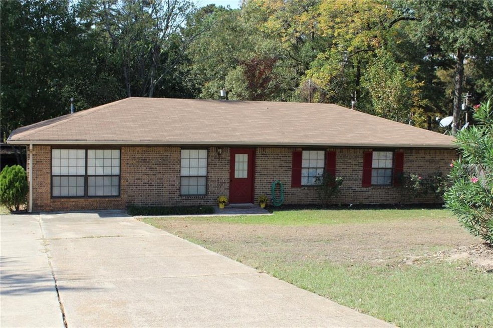 FRONT: GREAT CURB APPEAL. DOOR AND SHUTTERS FRESHL