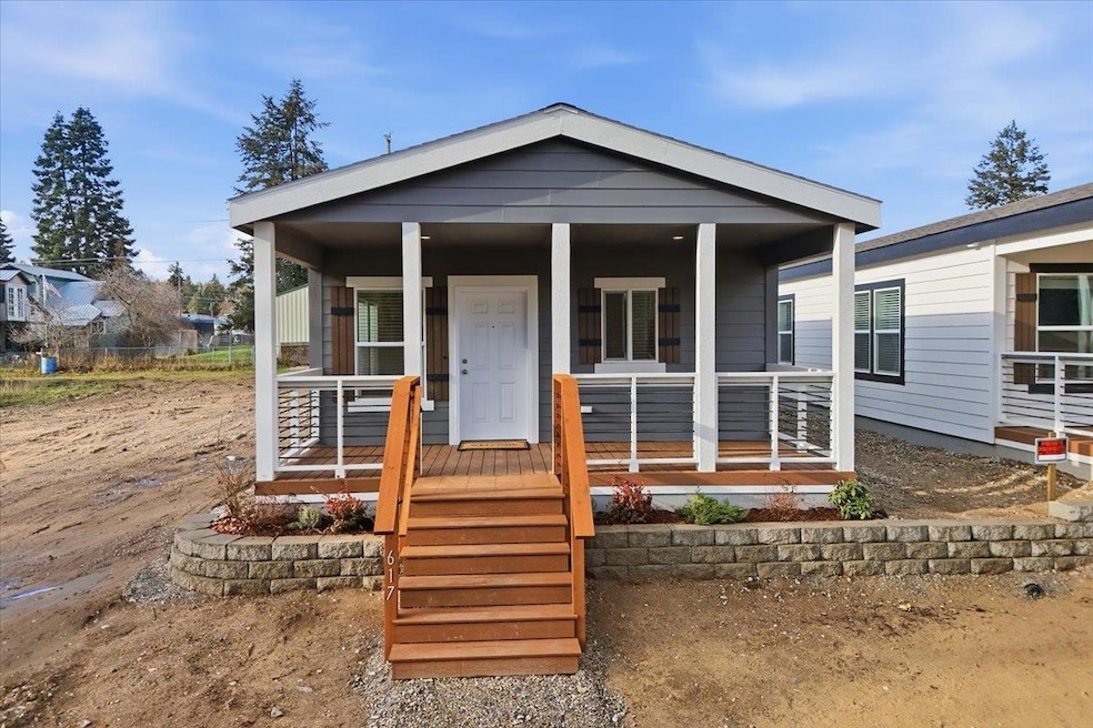 617 S State Ave, Newport, WA 99156 - photo 1