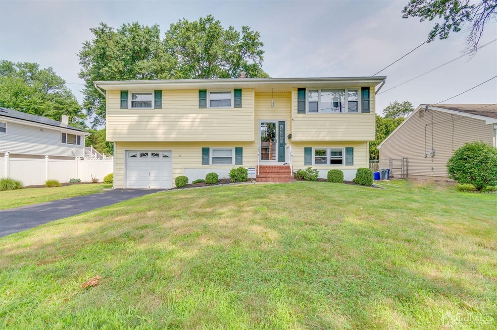 18 Lonanbe Dr, Middlesex, NJ 08846 - photo 1