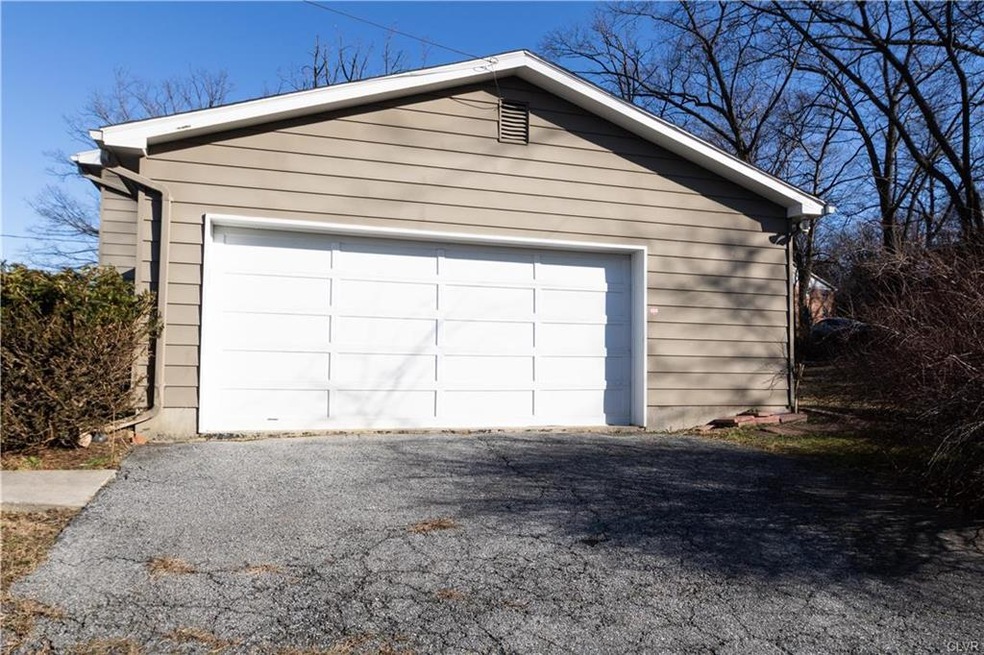 The front of the 2 car garage