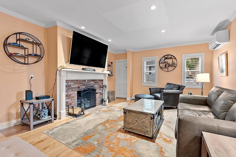 11 Franklin St unit 11, Newburyport, MA 01950 - photo 1