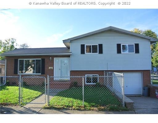 209 25th St, Dunbar, WV 25064 - photo 1