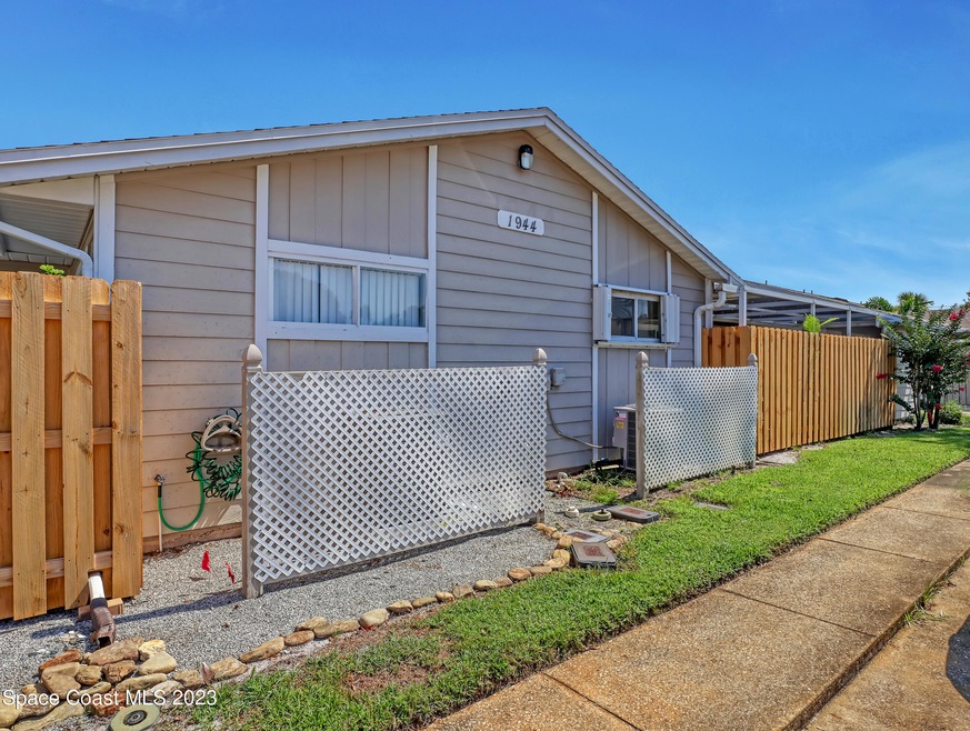 Beautifully Landscaped Corner Unit Villa