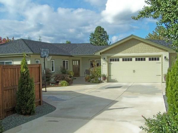 972 SW Princeton Place, Grants Pass, OR 97527 - photo 1