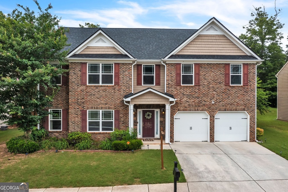 41 Calm Waters Ave offers comfort and convenience 