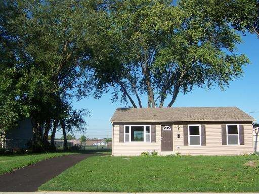 105 Ensenada Dr, Carpentersville, IL 60110 - photo 1