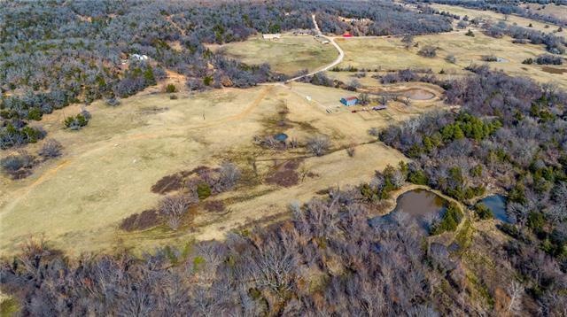222 Horsin Around Ln, Gainesville, TX 76240 - photo 1