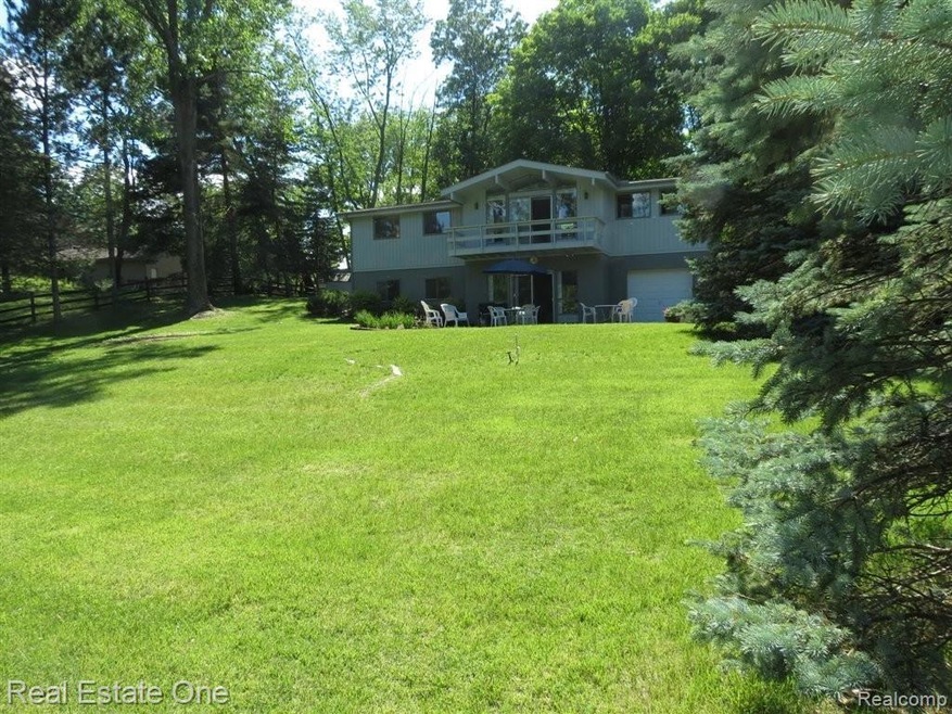 Awesome acre on North Lake