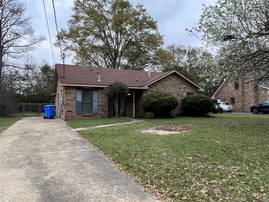 803 Cobblestone Curve, Prattville, AL 36067 - photo 1