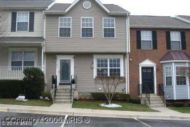 7409 Flag Harbor Dr, District Heights, MD 20747 - photo 1