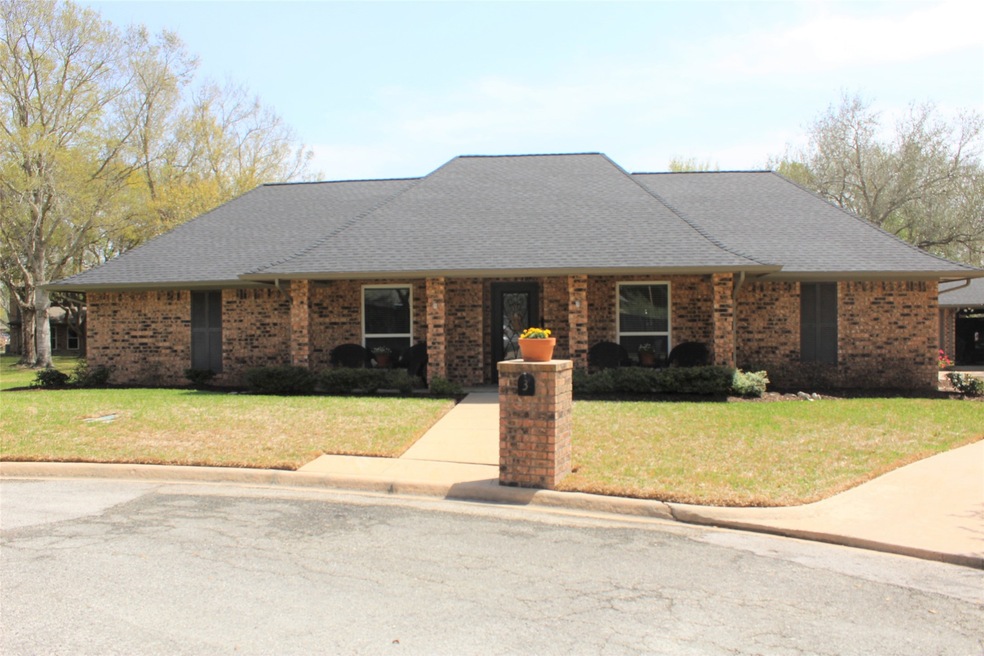 3 Quail Hollow Ave, Bay City, TX 77414 - photo 1