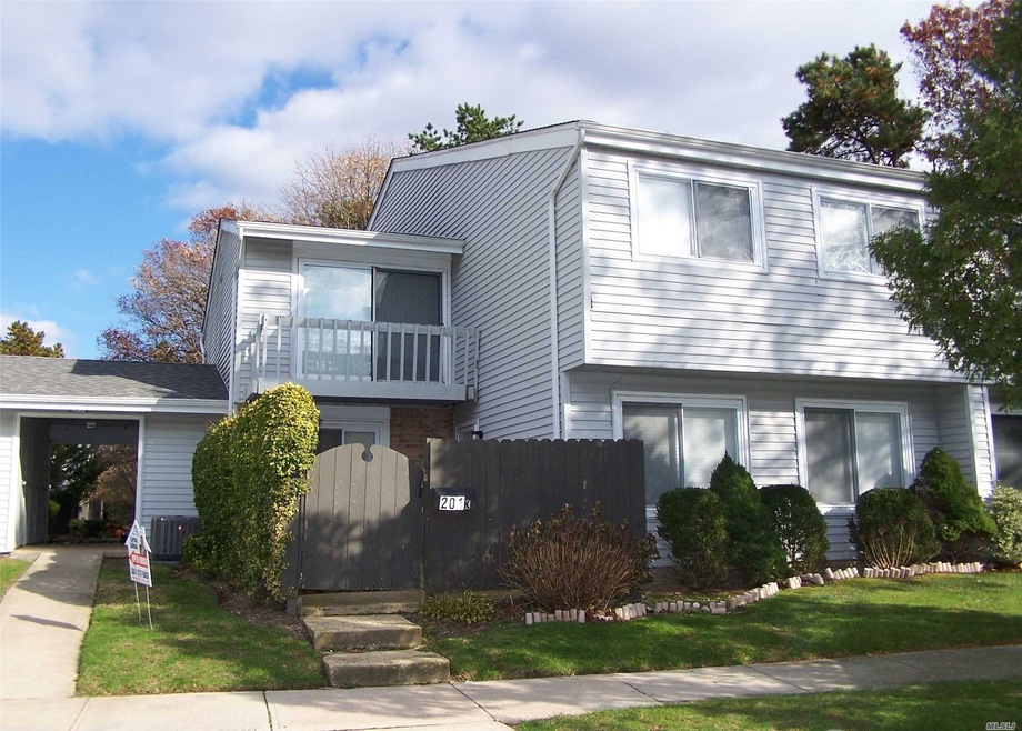 201 Springmeadow Dr unit K, Holbrook, NY 11741 - photo 1