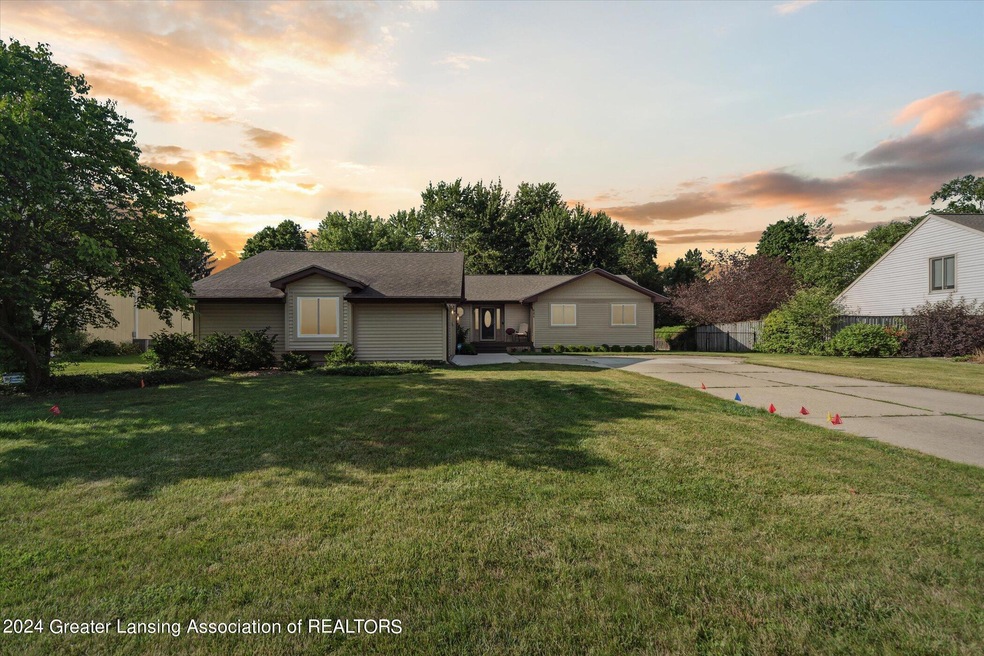 01-904-Mcdiarmid-Ln-Grand-Ledge-MI-48837
