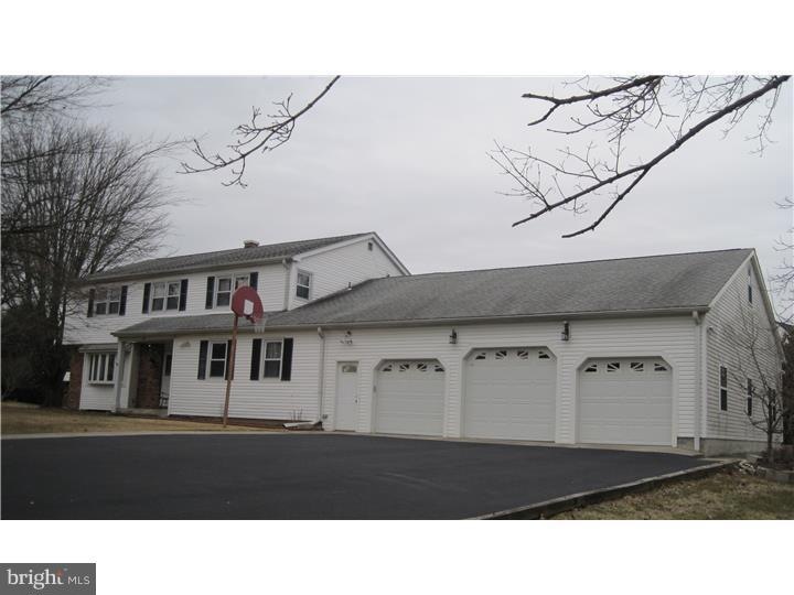 1 Blue Ridge Dr, Ewing, NJ 08638 - photo 1