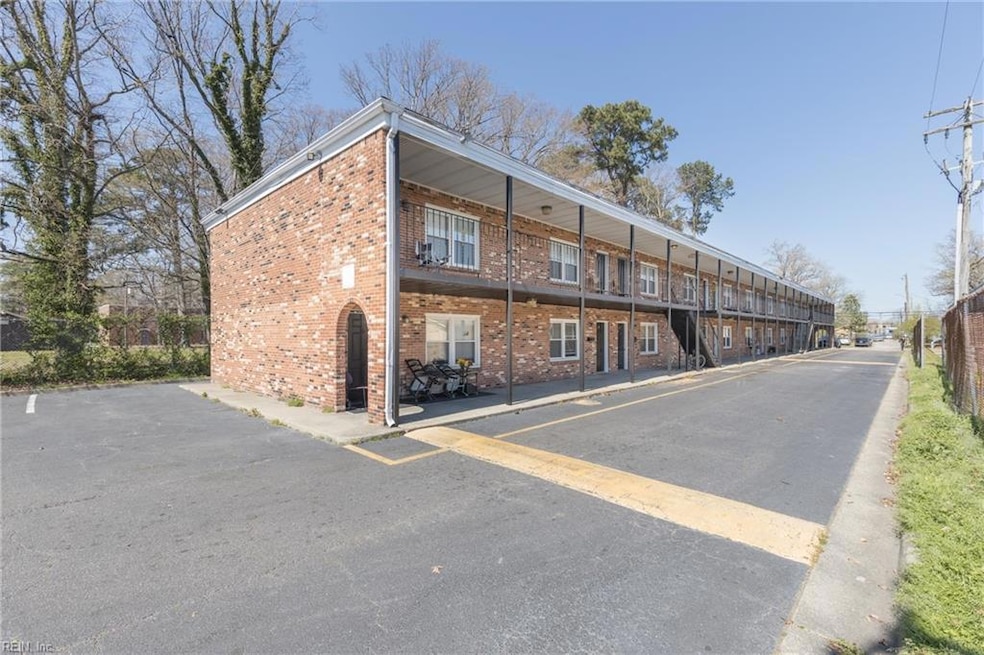 5667 Brickell Rd unit 6, Norfolk, VA 23502 - photo 1