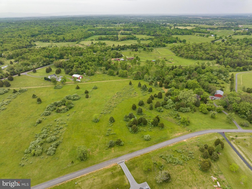 0 Lindbergh unit WVJF2007986, Summit Point, WV 25446 - photo 1