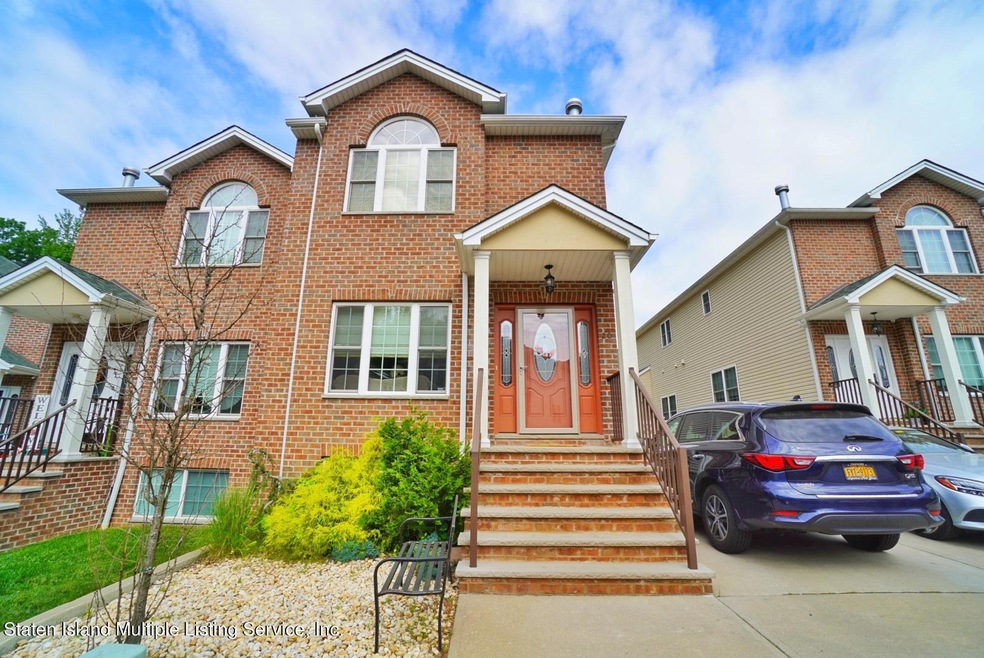 20 Moreno Ct, Staten Island, NY 10309 - photo 1