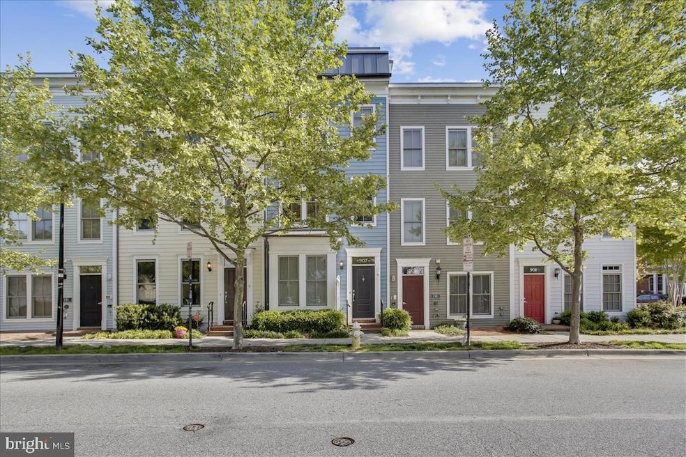 907 Madison St, Alexandria, VA 22314 - photo 1