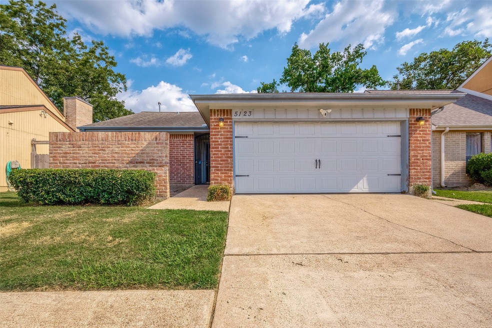 5123 Spring Forest Dr, Houston, TX 77091 - photo 1