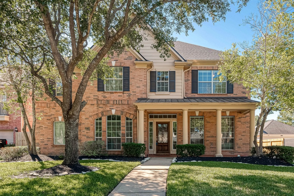 Welcome Home to 13731 Greenwood Manor Dr.