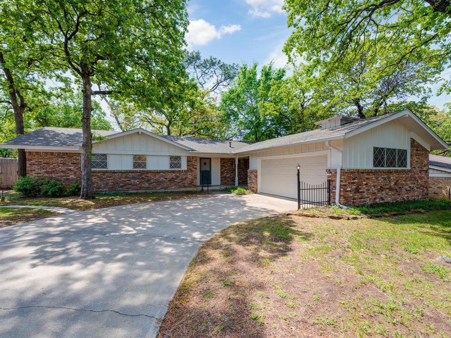 729 W Cheryl Ave, Hurst, TX 76053 - photo 1