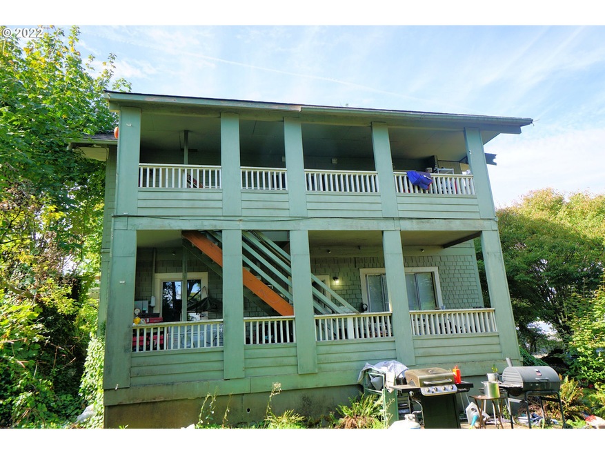 233 W C St, Rainier, OR 97048 - photo 1