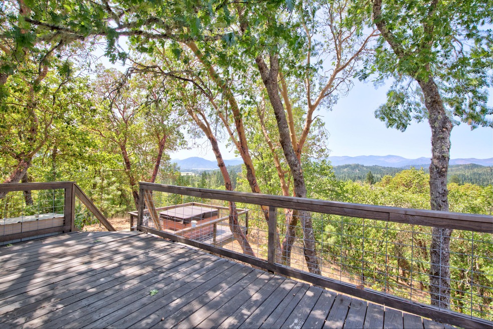 Views of Fort Vannoy valley