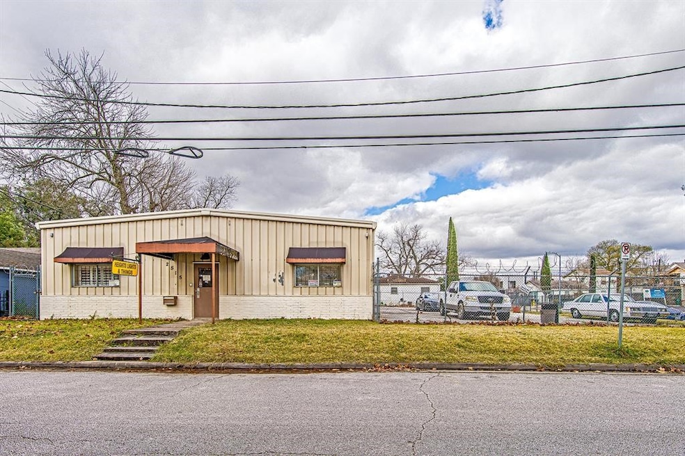 2515 Harvard St, Houston, TX 77008 - photo 1