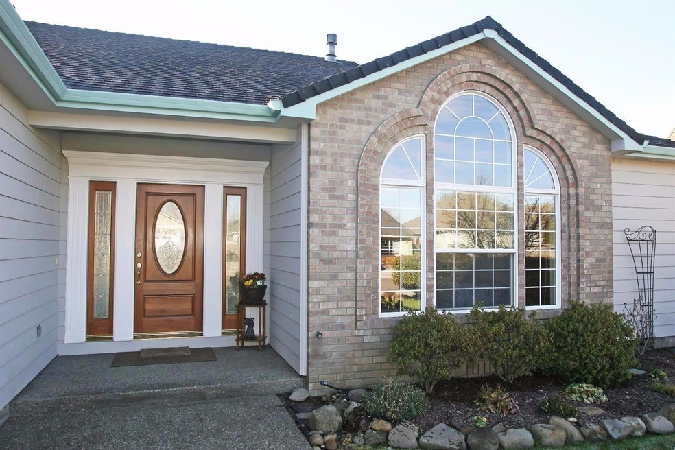 781 Ridgeway Ave, Central Point, OR 97502 - photo 1