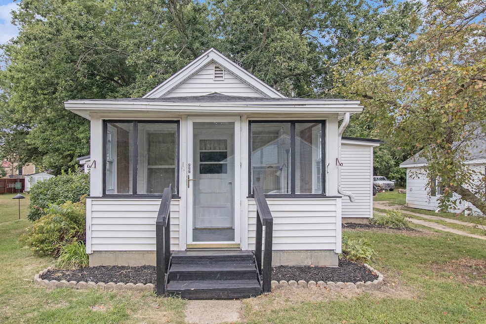 217 Jewell St, Otsego, MI 49078 - photo 1