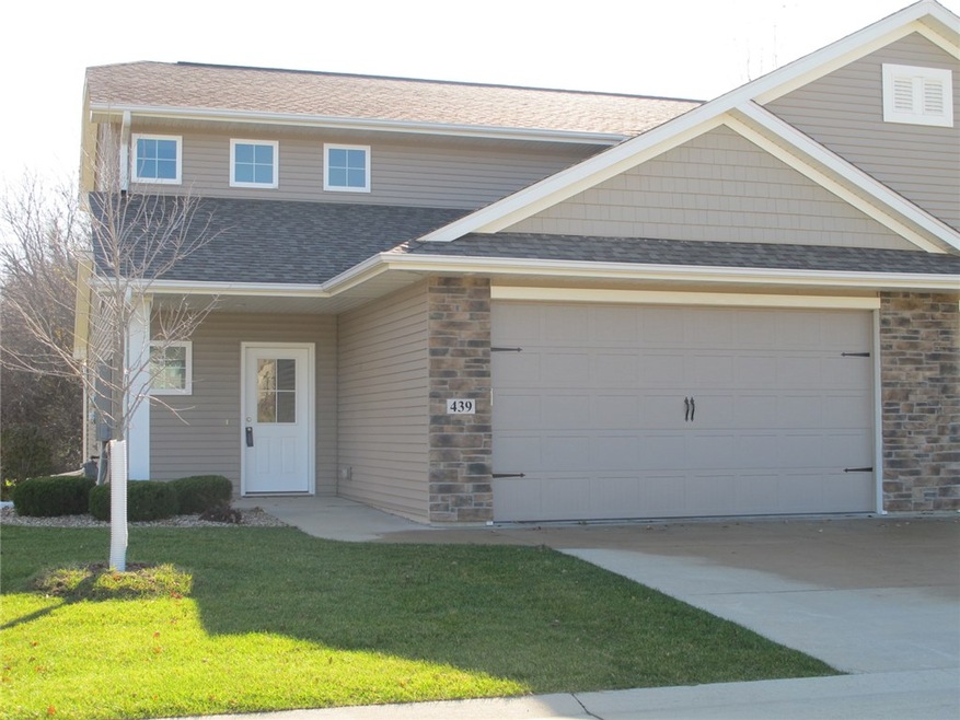 439 Cimarron Dr, Hiawatha