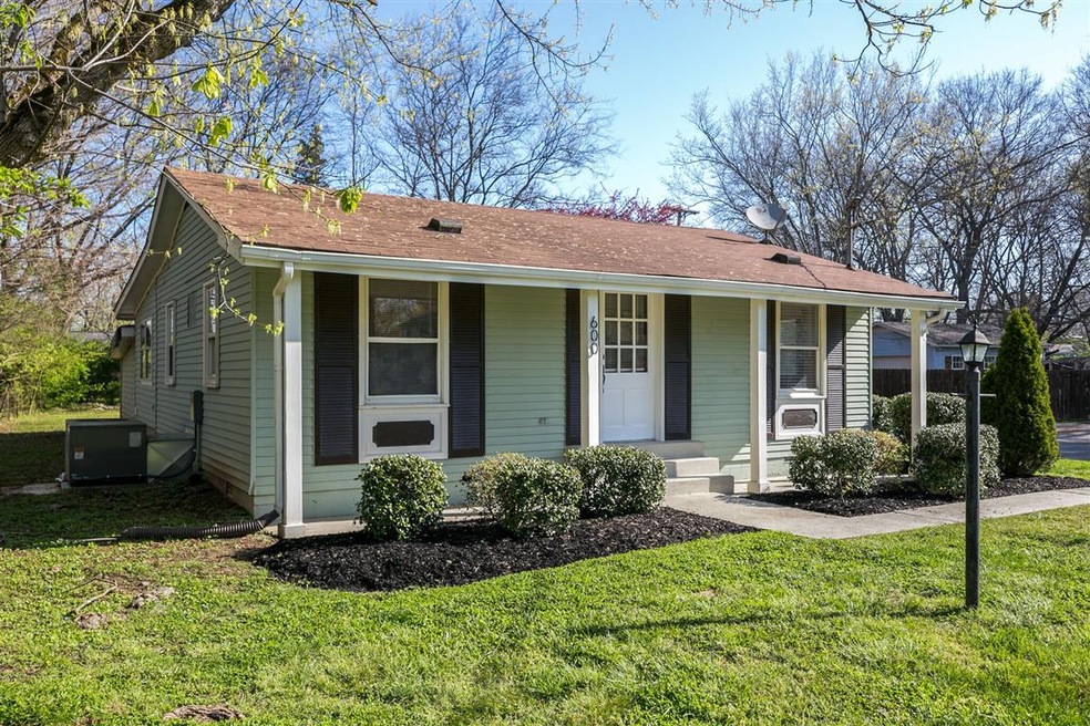 Welcome to 600 Edgewood Blvd, Franklin - Such a DO