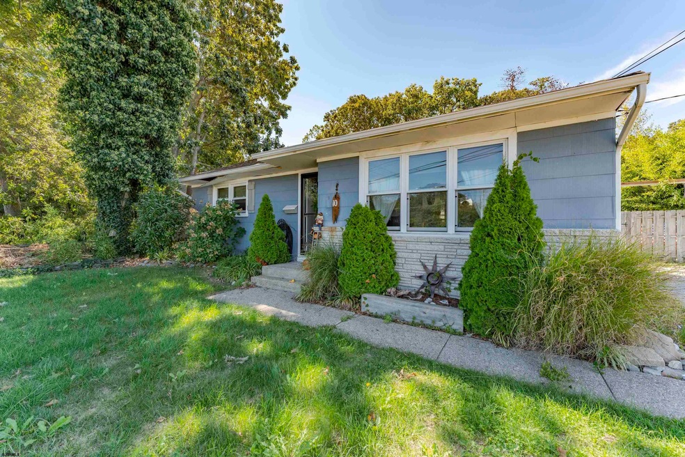 10 W Laurel Dr, Somers Point, NJ 08244 - photo 1